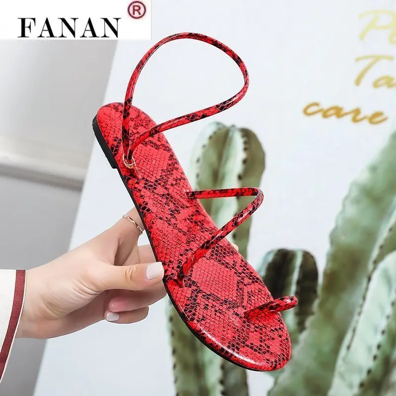 

2021 New Summer Women's Casual Shoes Outdoor Beach Slippers Fashion Snakeskin Flat Shoes Open-toed Sandals Women's Beach Shoes