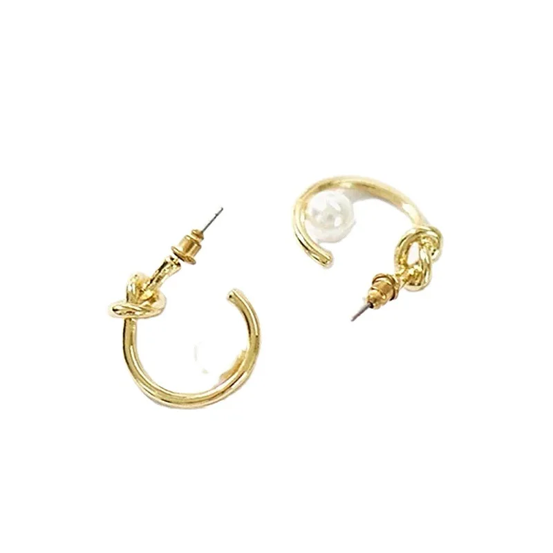 

Korean Pearl Earrings women's metal Knot Earrings indifference wind circle earrings earrings