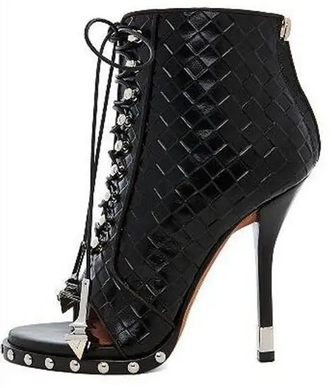 Murah Terbaru Hitam Putih Kotak Pola Peep Toe Kulit Berenda Pergelangan Kaki Sepatu Hak Tinggi Wanita Paku Keling Gladiator Pendek Booties Gaun Sepatu