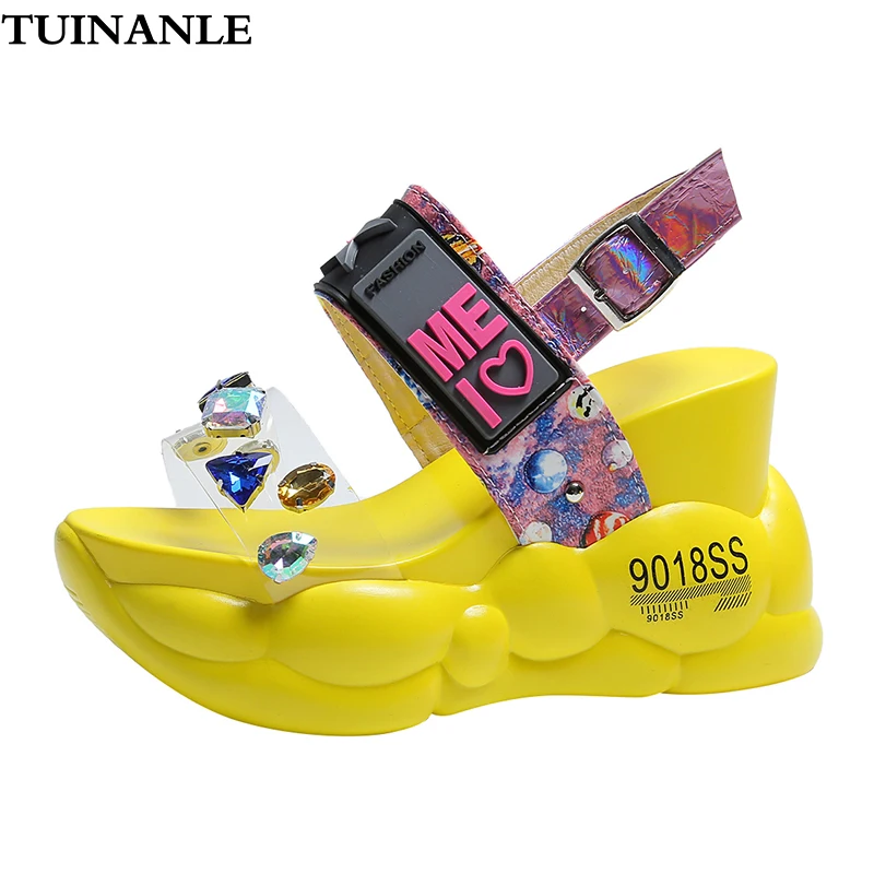 Женские босоножки на платформе TUINANLE белого и красного цвета массивной высокой