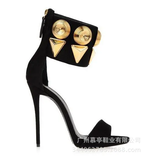 

New gold rivet fashion simple sandals women's sandals