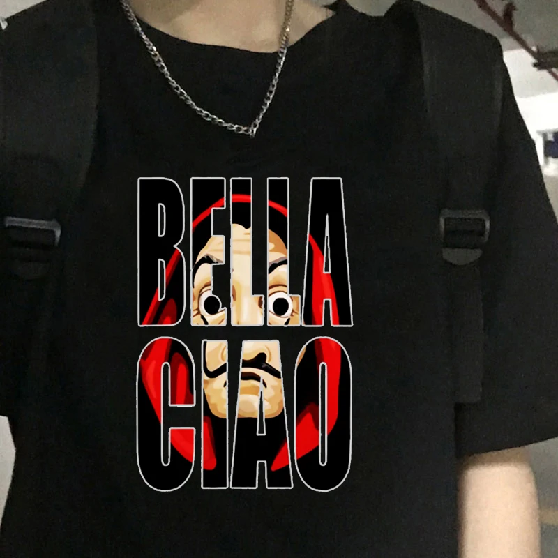 

Женская футболка с принтом «домик бумаги»