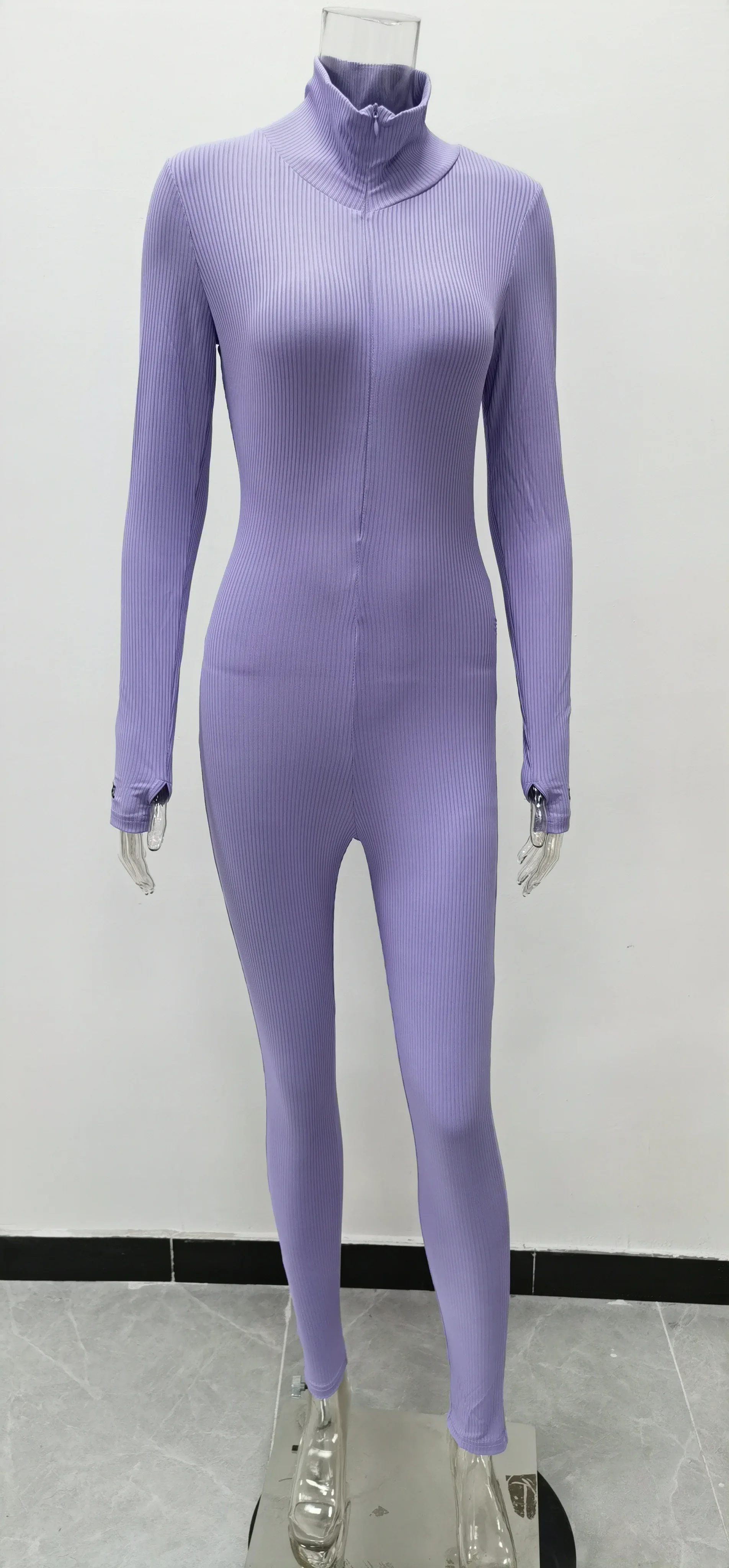 Женский трикотажный комбинезон с длинным рукавом белый/черный облегающий в