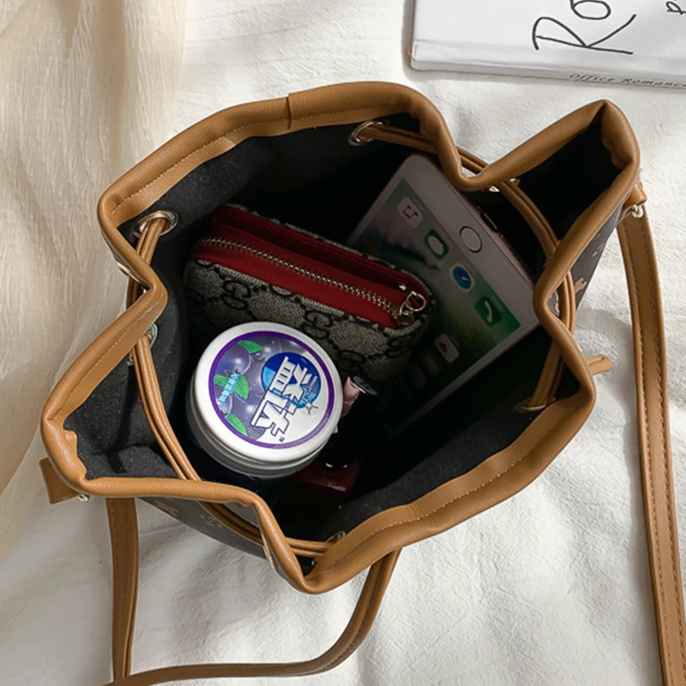 Женская сумка-мешок на шнурке с принтом | Багаж и сумки