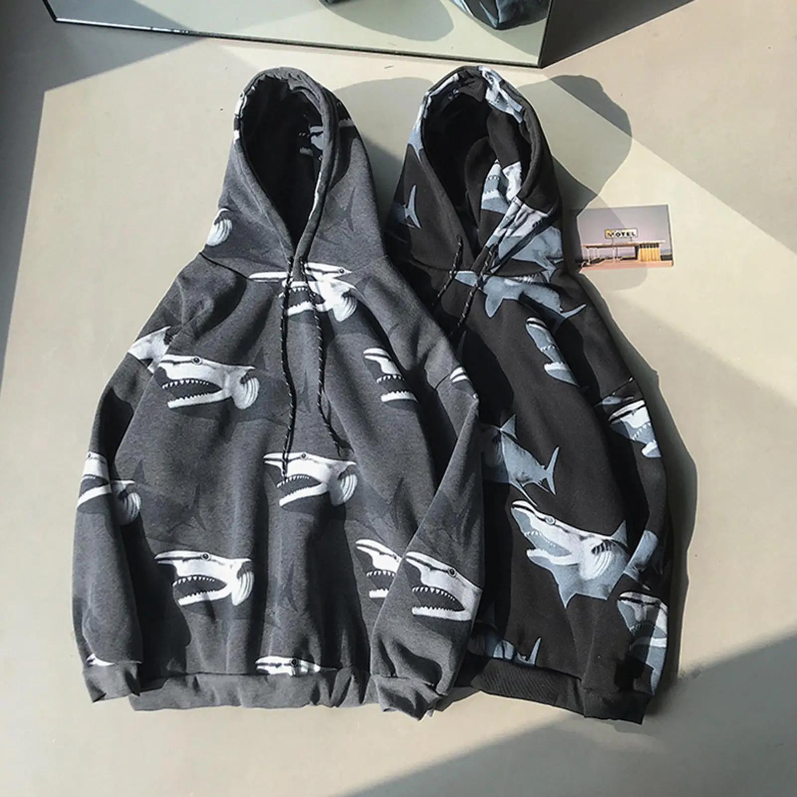 

Men Autumn Sharks Print Long Sleeve Drawstring Hoodie Plush Thick Sweatshirt
