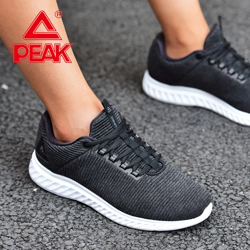 Мужские кроссовки для бега черные легкие спортивные из сетчатого материала