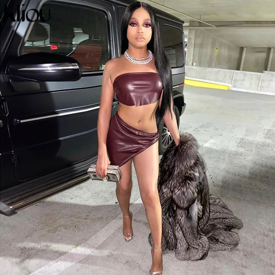 Женский комплект из двух предметов с юбкой искусственной кожи ассиметричная