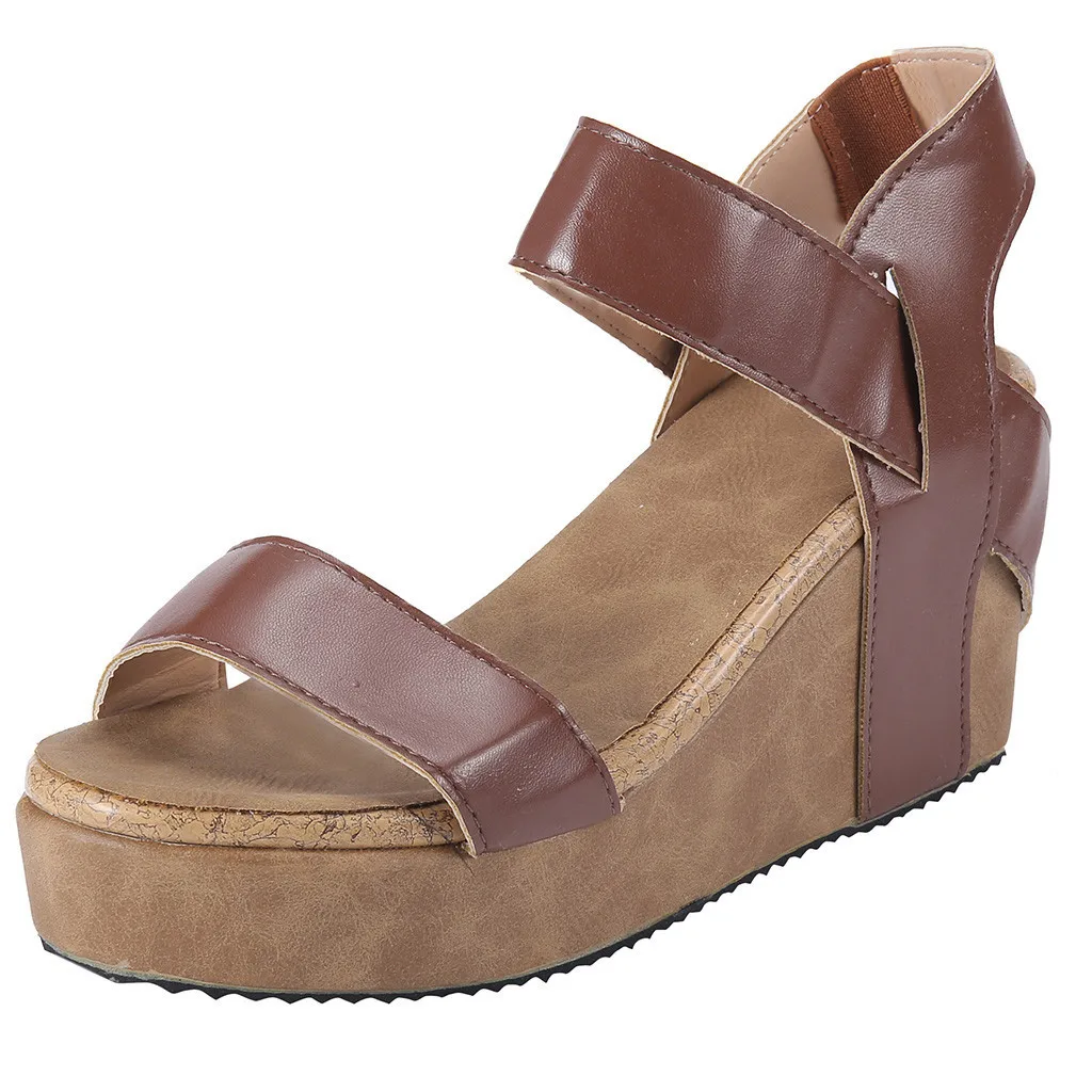 Женские босоножки на танкетке однотонные сандалии-гладиаторы с открытым носком