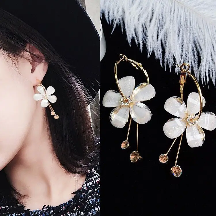 

2020 New Korean 5 Petal Acrylic Zircon Tassel Earrings Transparent Earrings Wholesale Women's Earrings