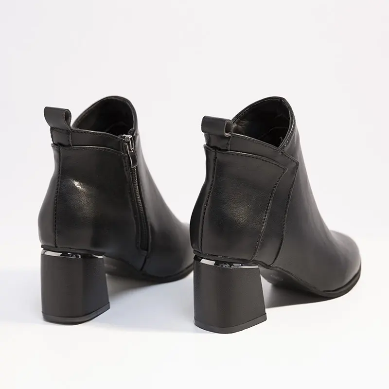 Ботинки Челси с острым носком женские короткие ботинки однотонные кожаные Martin