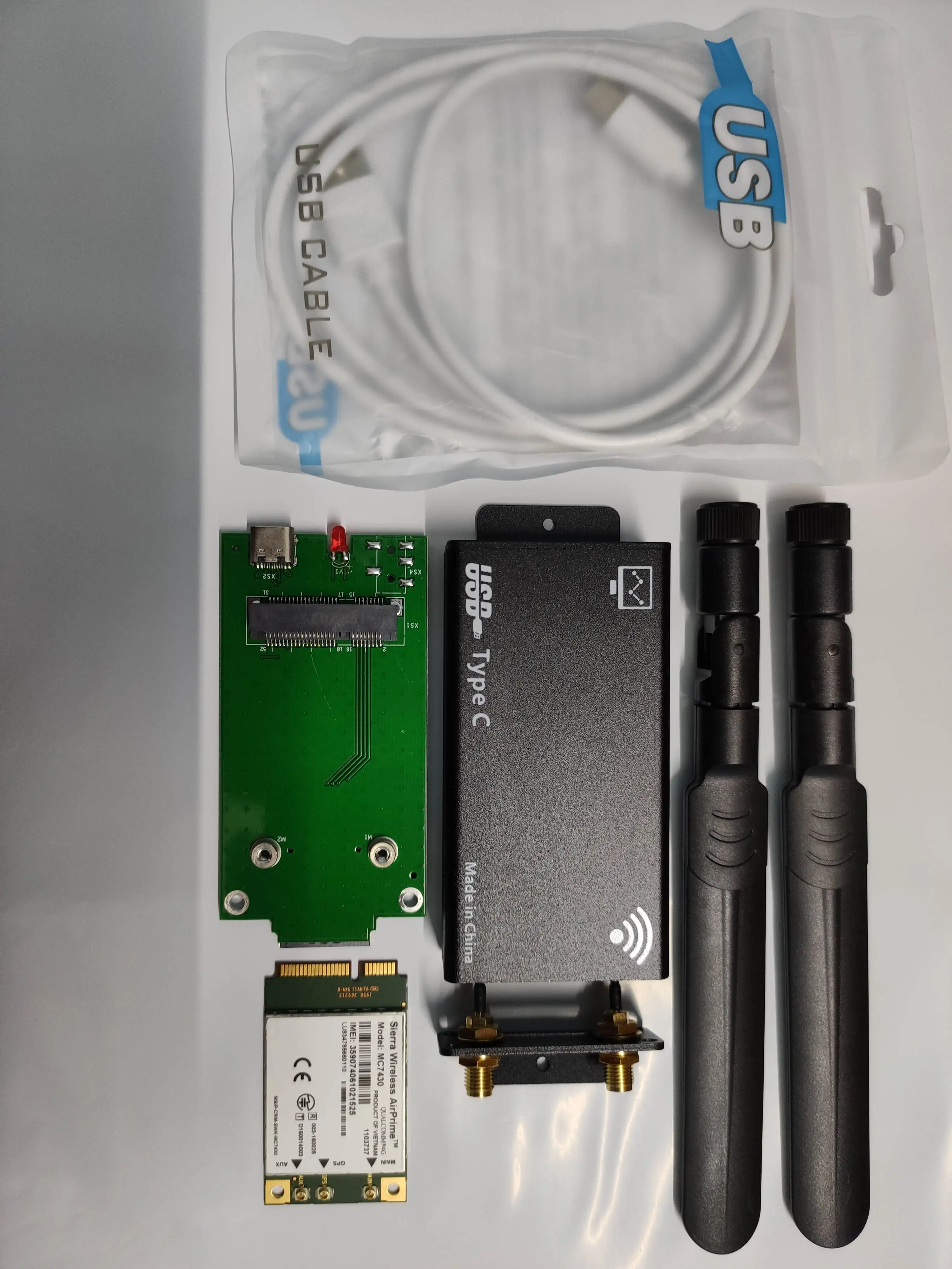 

MC7430 Светодиодная лампа для фотостудии + черный чехол + антенна LTE + отрезок + USB-кабель + печатная плата