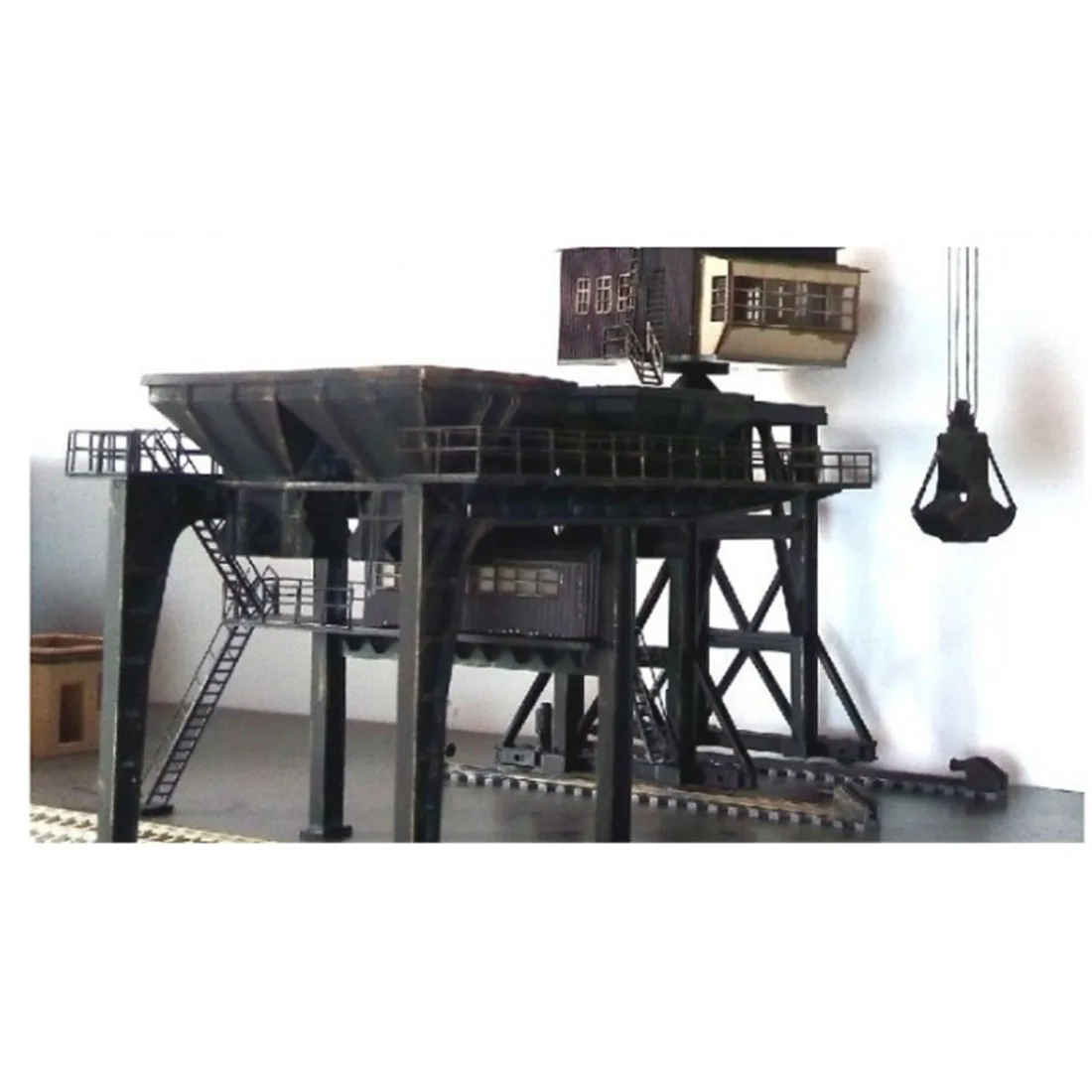 

1:87 HO Scale Large Stoker Funnel Sand Table Train Architectural Scene