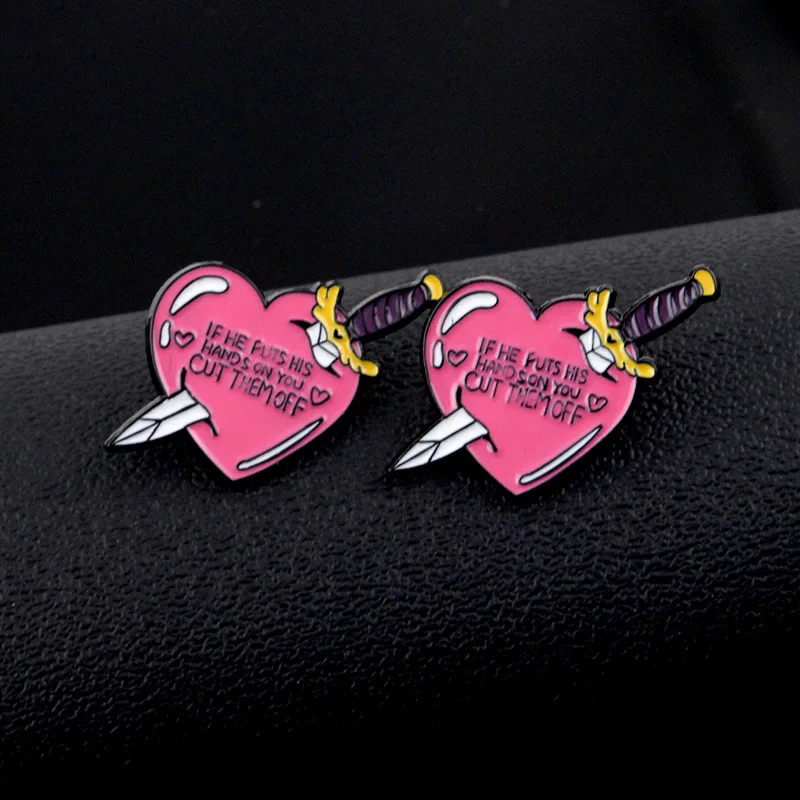 Тренд феминизм брошь с принтом букв Красная лента любви кинжал губная помада