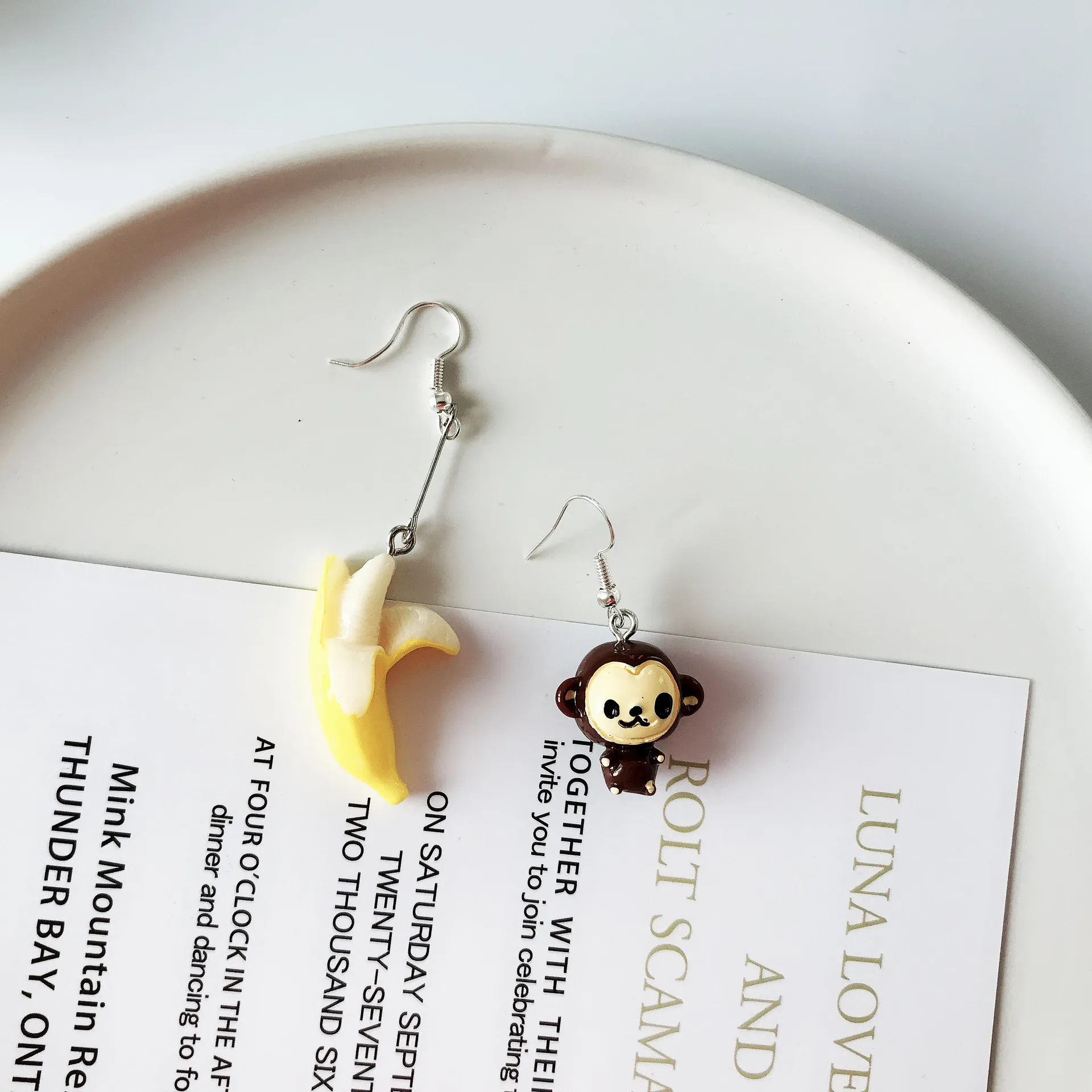 Женские сережки подвески с длинными кисточками желтое мини украшение в виде