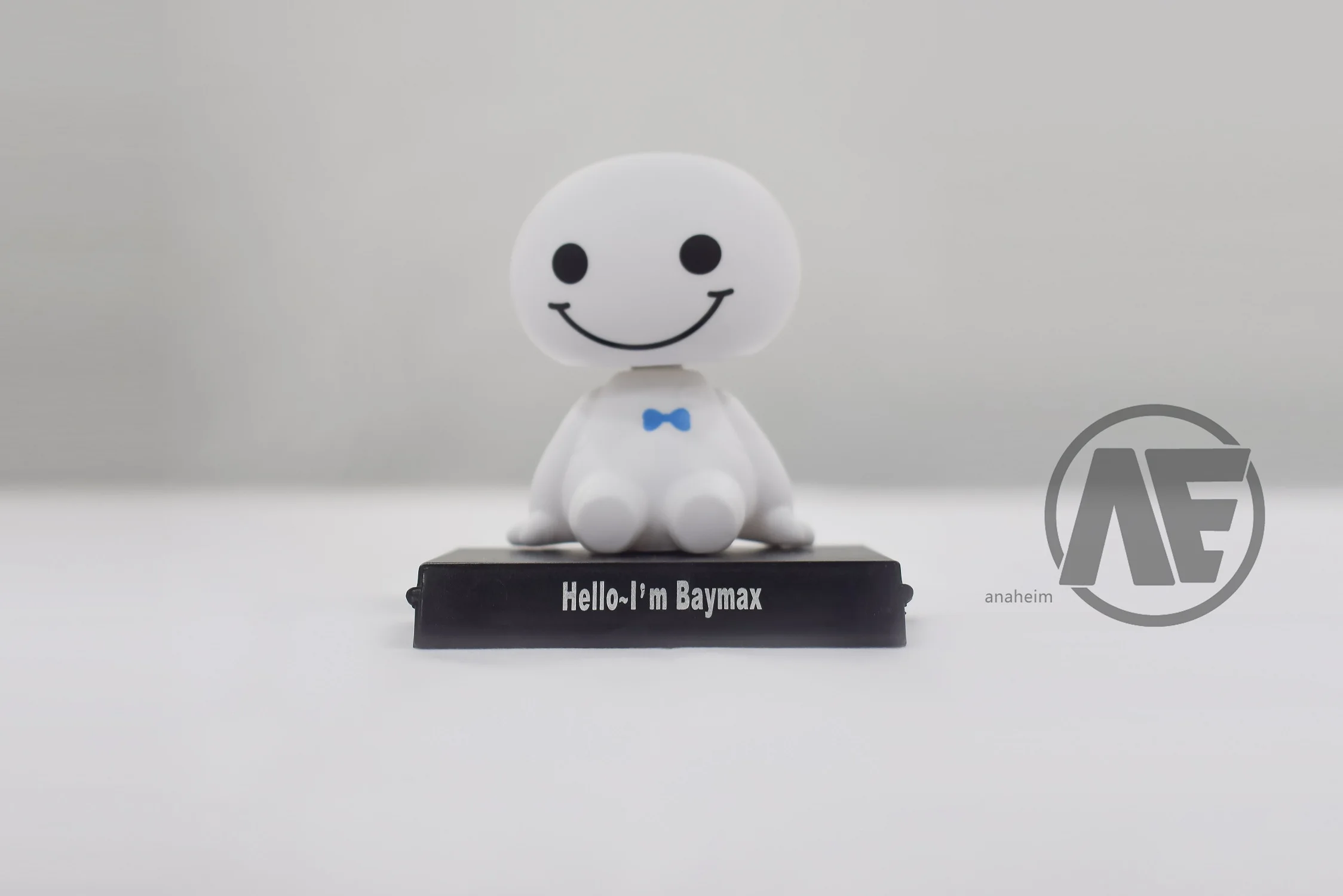 smile Мультфильм Пластиковый робот Baymax качающаяся голова фигурка автомобиля украшения авто интерьера большие куклы героев, игрушки орнамент аксессуары - Название цвета: smile
