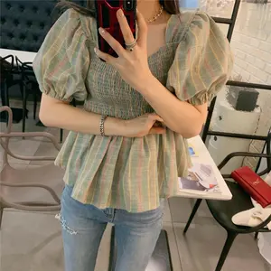 Блузка женская клетчатая с квадратным вырезом и рукавами-фонариками