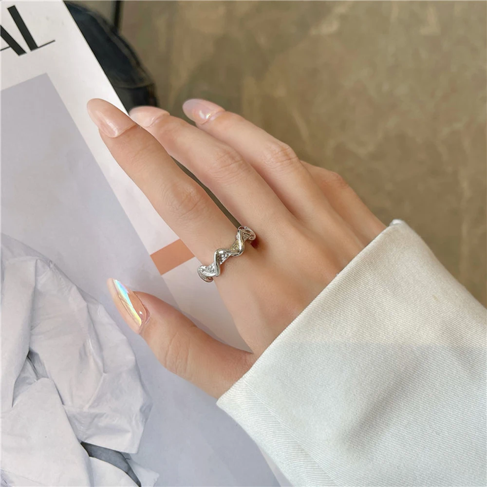 

The New Trend Of The Fashion Simple Irregular Female Temperament Wind Restoring Ancient Ways Generous Ring Ring