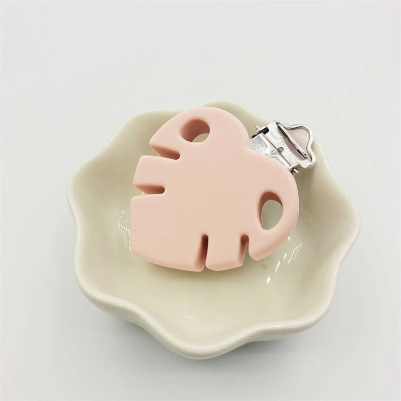 

2 Pcs Leaf Shape Pacifier Clips Food Grade Silicone Baby Teether Clasp Holder 24BE