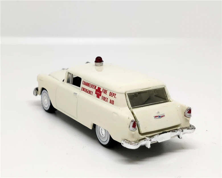 1: 64 зеленый свет Chevrolet седан 1955 скорая помощь без коробки