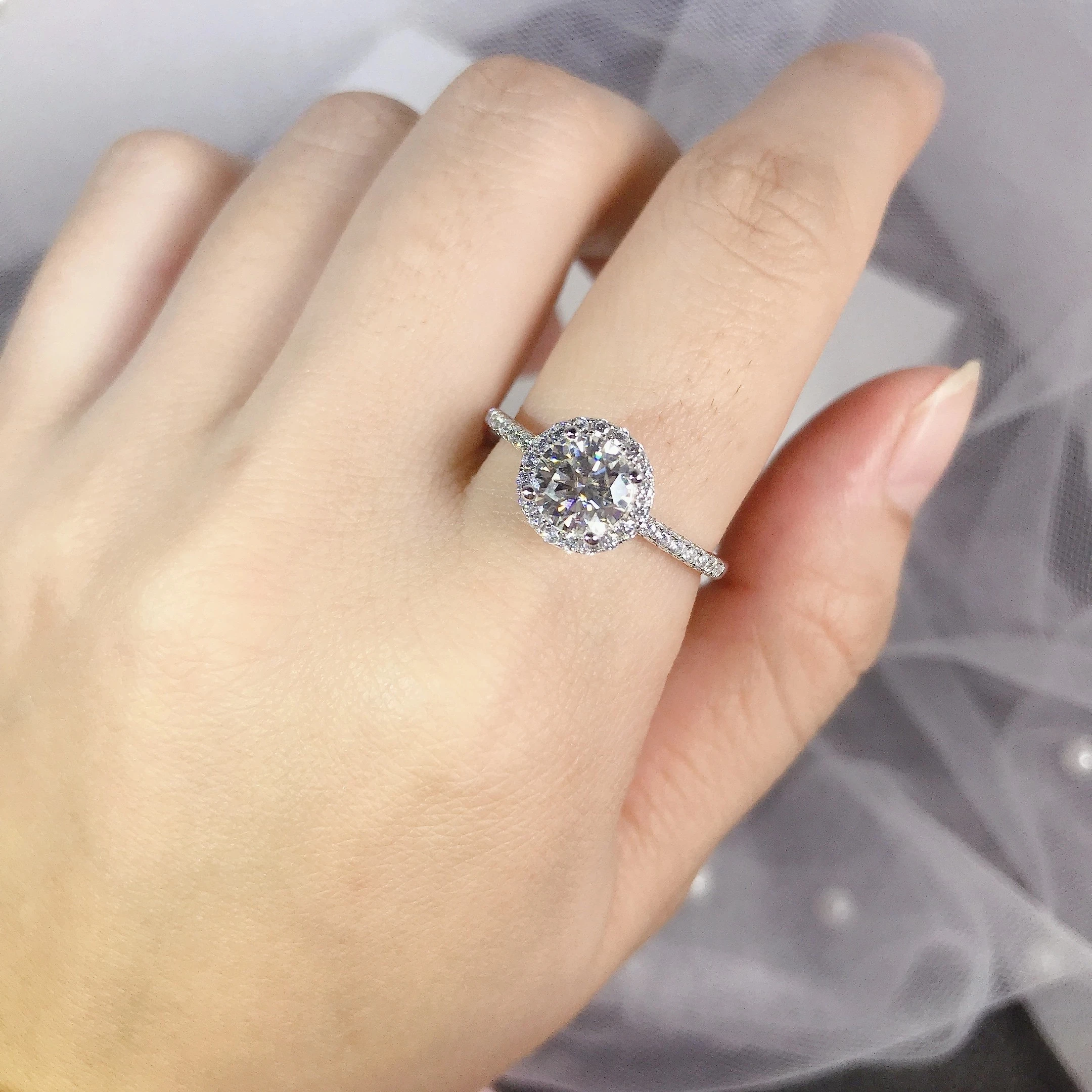 

Женское балетное кольцо GEM'S 1Ct VVS1 Moissanite, круглое обручальное кольцо из стерлингового серебра 925 пробы, ювелирные украшения