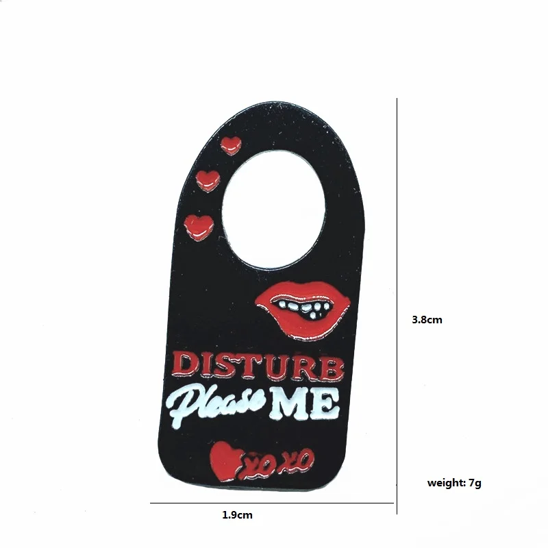 New black pin red love lips white teeth letter DISTURB Please metal enamel pins Halloween backpack shirt brooch jewelry | Украшения и
