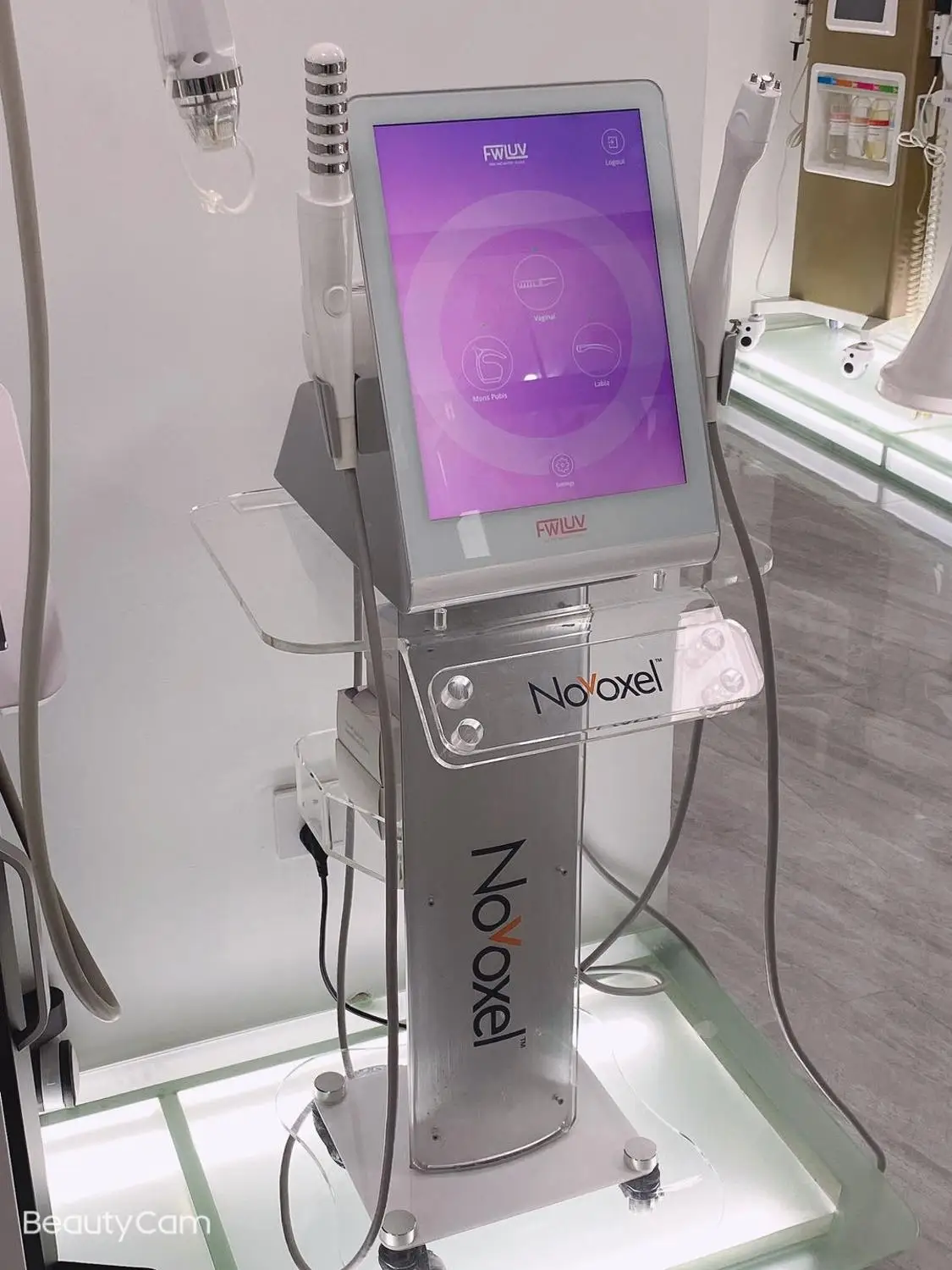 Это дорого и лучший женский портативный косметический аппарат для частного