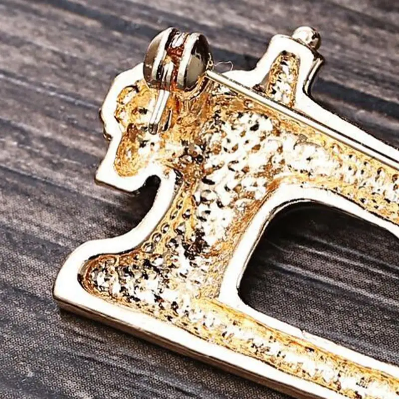 3 Pcs Creative Brooch Alloy Sewing Machine Pattern Rhinestone Decor Drip Oil Breastpin Funny Badge for Women Ladies Party | Украшения и