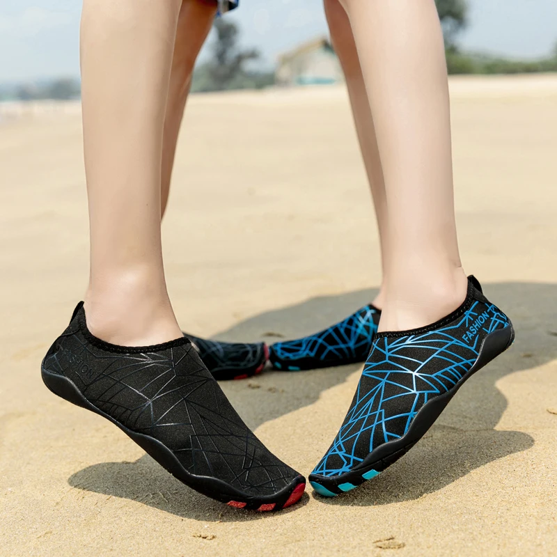 

Men and women barefoot swimming sports water shoes outdoor quick-drying breathable beach large size shoes couple wading shoes