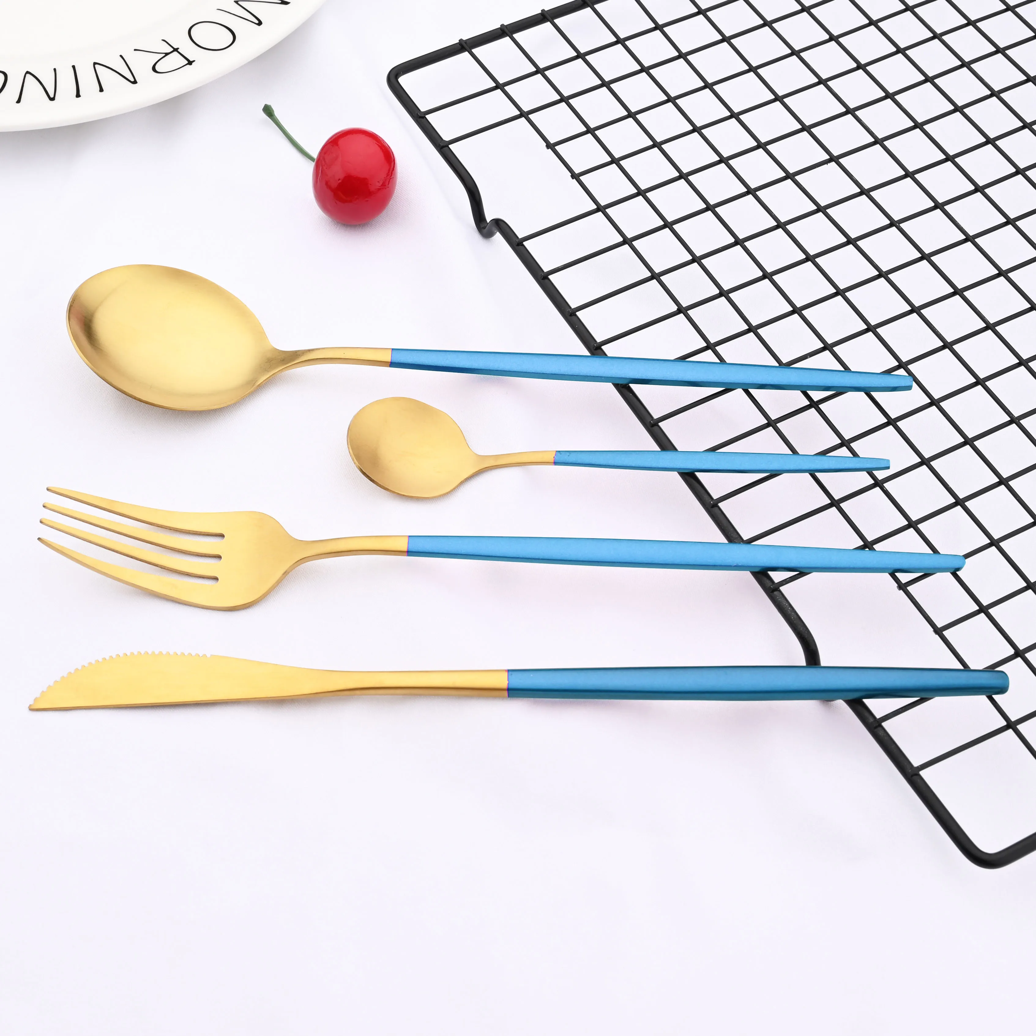 Набор столовых приборов из нержавеющей стали цвет синий/золотой | Дом и сад