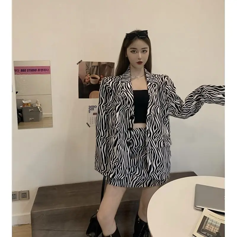 

2021Spring New Niche Design Retro Hong Kong Style Zebra Stripes Slimming Suit Coat All-Match Tutu Women suit women houndstooth