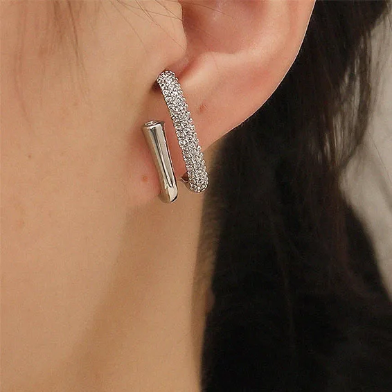 

Punk Elegant Creative Pierced Crystal Beads Inlaid Gold Stud Earrings For Women Charms Ear Jewelry