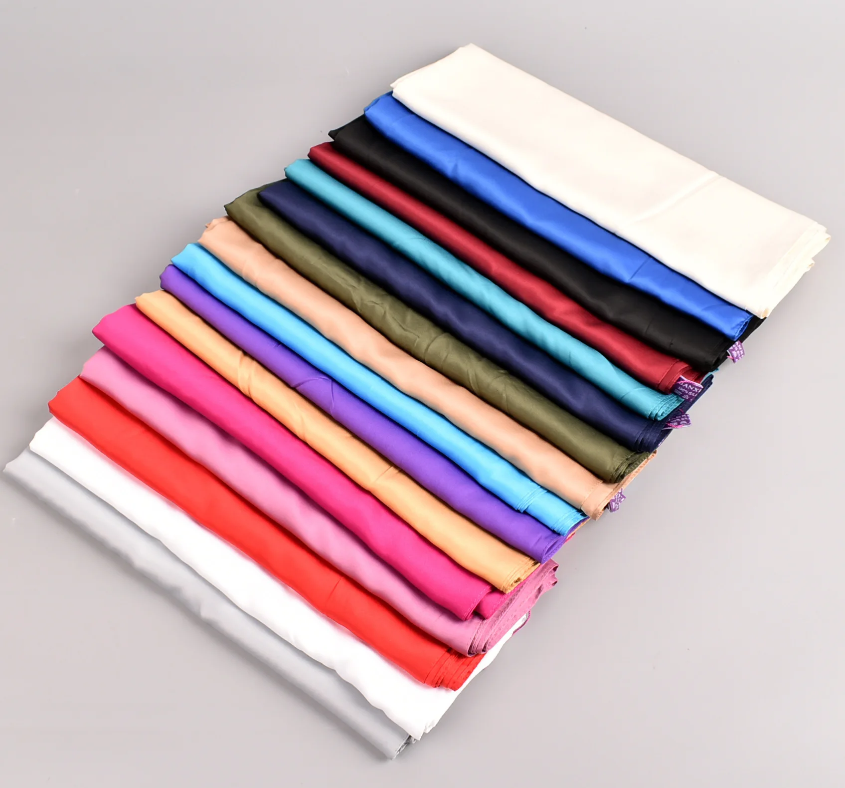 Online Luxe Satijn Zijde Gevoel Grote Haar Bandana Vierkante Sjaal Halsdoek Voor Vrouwen, Mode Patroon Hoofd Sjaals