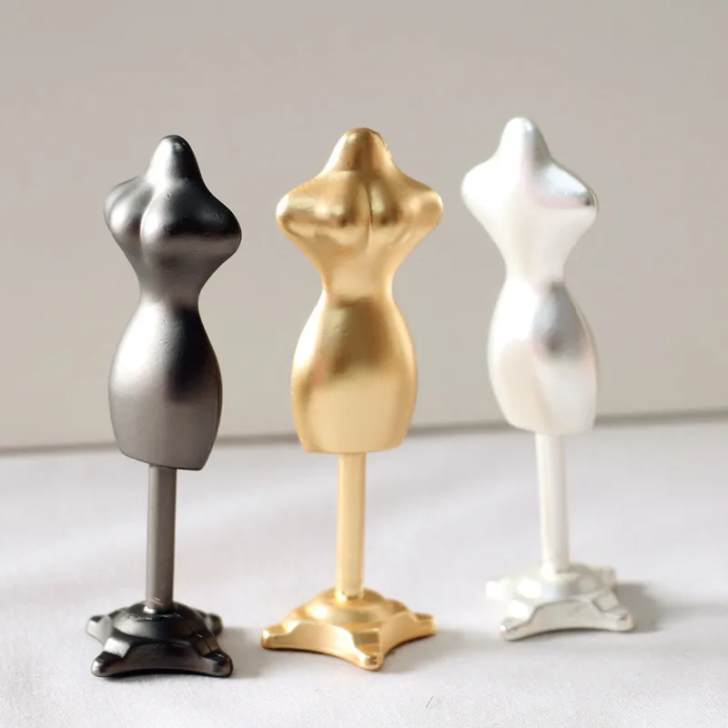 

Doll House Mini Model Hanger DIY Cabin Miniature Model Scene Accessories Props Dolls Accessories