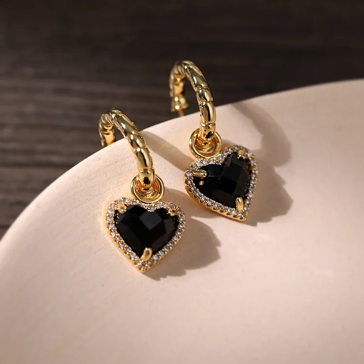 

European and American style fashion love black personalized acrylic earrings