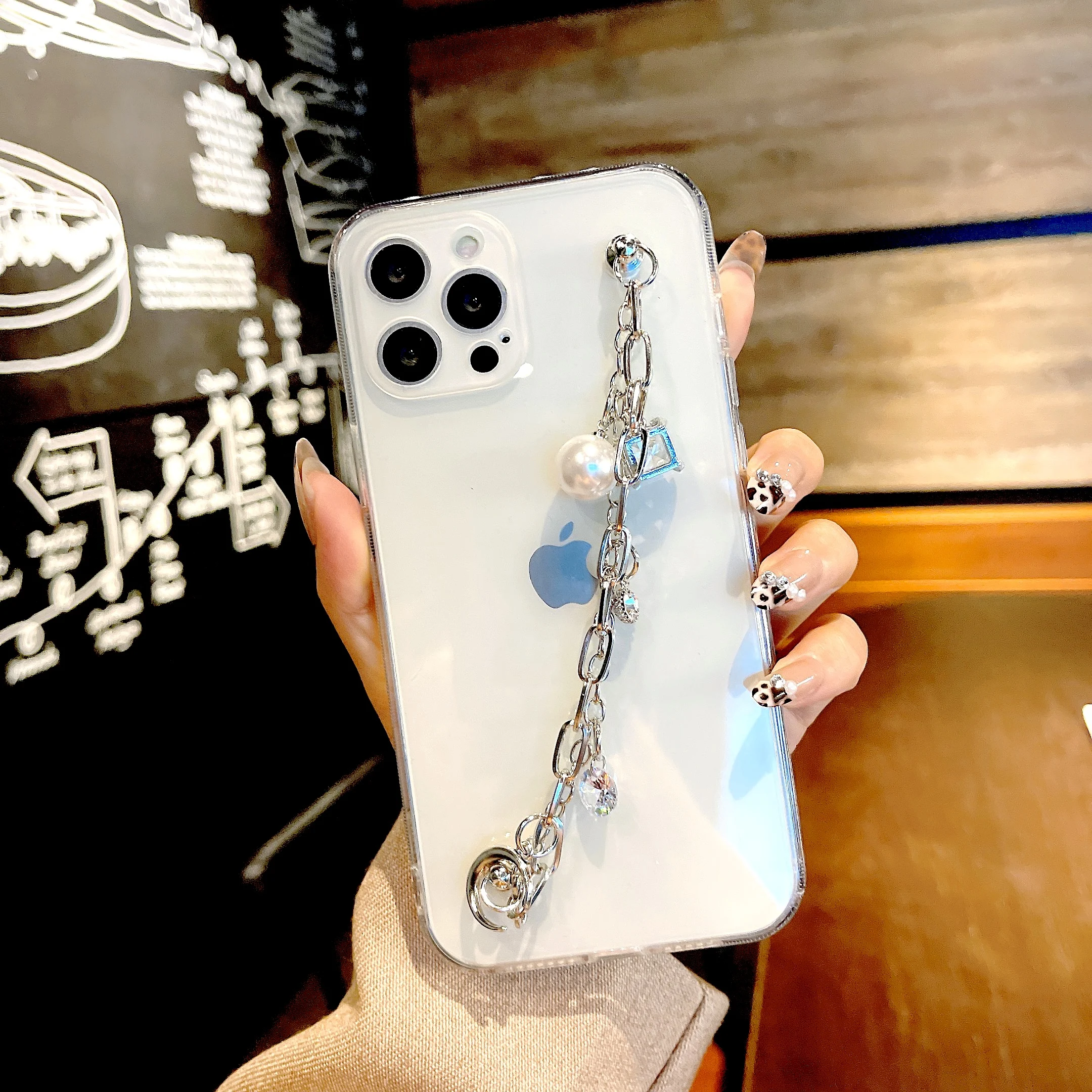

Fashion Pearl Lanyard Phone Case For iPhone 11 12 XS XR X Pro Max 7 8 Plus Cute Girl Chain Clear Clear Acrylic Back Cover