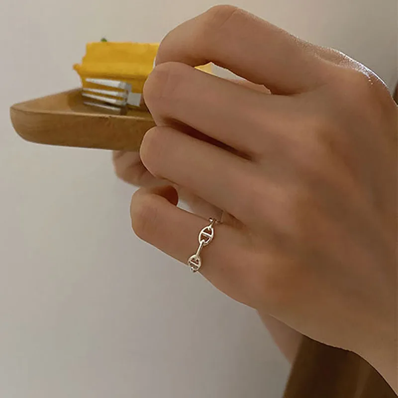 Женское кольцо в виде ноздрей из серебра 925 пробы | Украшения и аксессуары