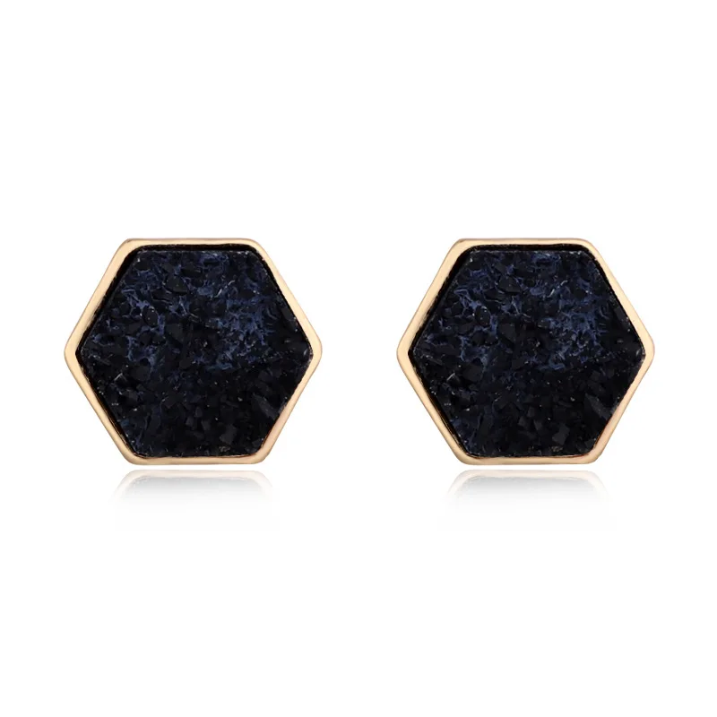 Простые шестигранные серьги-гвоздики из натурального камня с кристаллами яркие