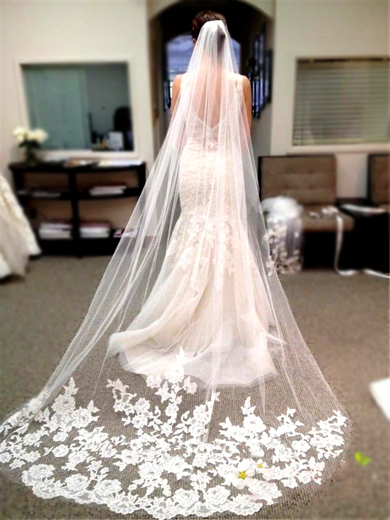 

Vinatge 3 Meters Long Lace Wedding Veils Cheap Bridal Hair Accessories Chapel Cathedral Length Appliques Retro Tulle Bridal Veil