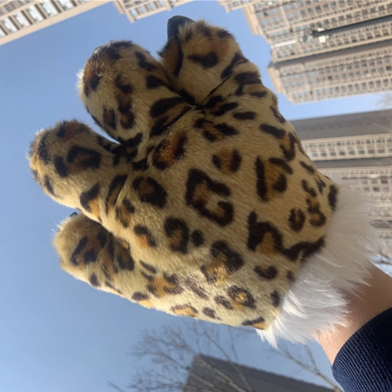

Adult Kids Simulation Leopard Paw Plush Gloves Fluffy Animal Stuffed Toys Padded Hand Warmer Halloween Cosplay Costume