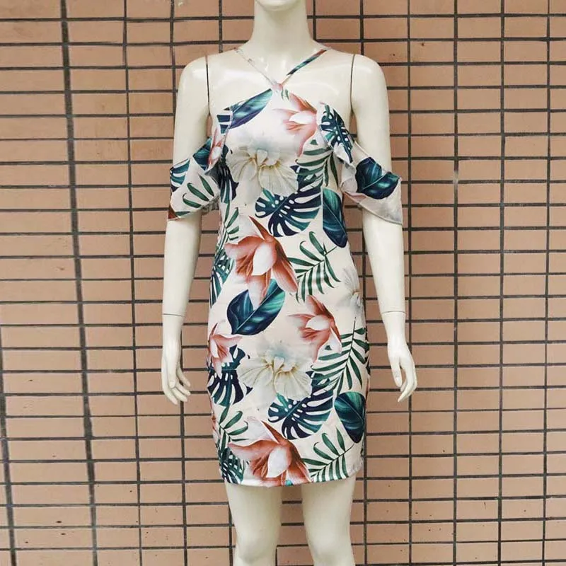 Женское летнее мини платье с открытыми плечами без рукавов открытой спиной