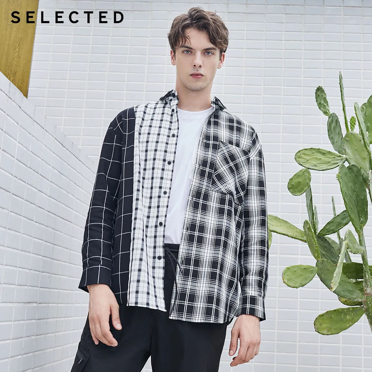 

Мужская рубашка с длинным рукавом и открытыми плечами