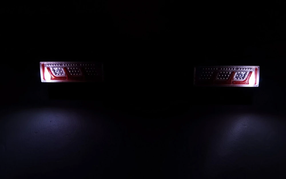 металлический задний свети