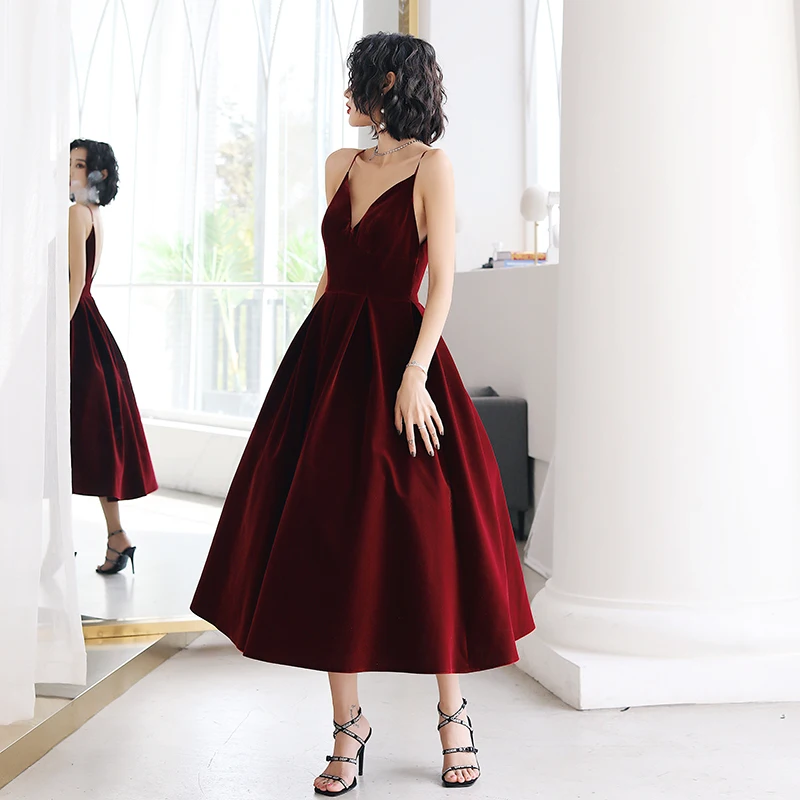 Robe De Soiree Mi Longue En Velours Rouge Vin Dos Nu Decollete En V Profond Bretelles Sexy Grande Taille Pour Fete D Anniversaire