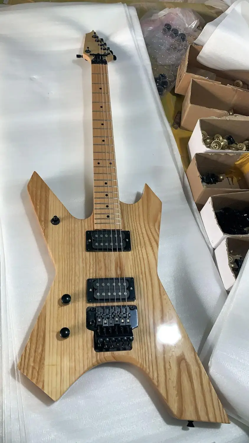 Оптовая продажа гитары Новое поступление на заказ 7 Строка Электрогитары с Floyd Rose