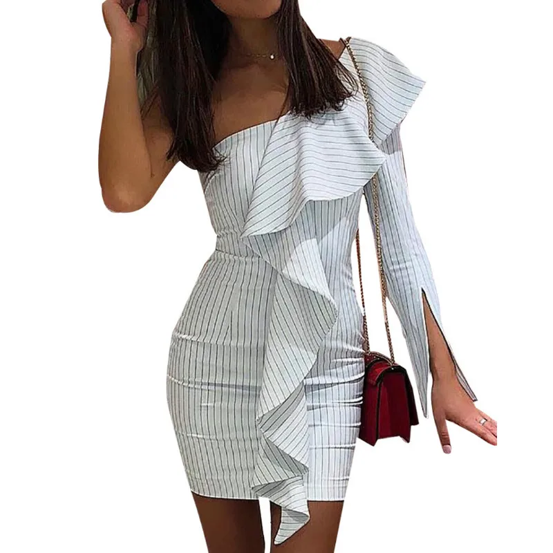 Женское вечернее мини платье в полоску облегающее на одно плечо с оборками