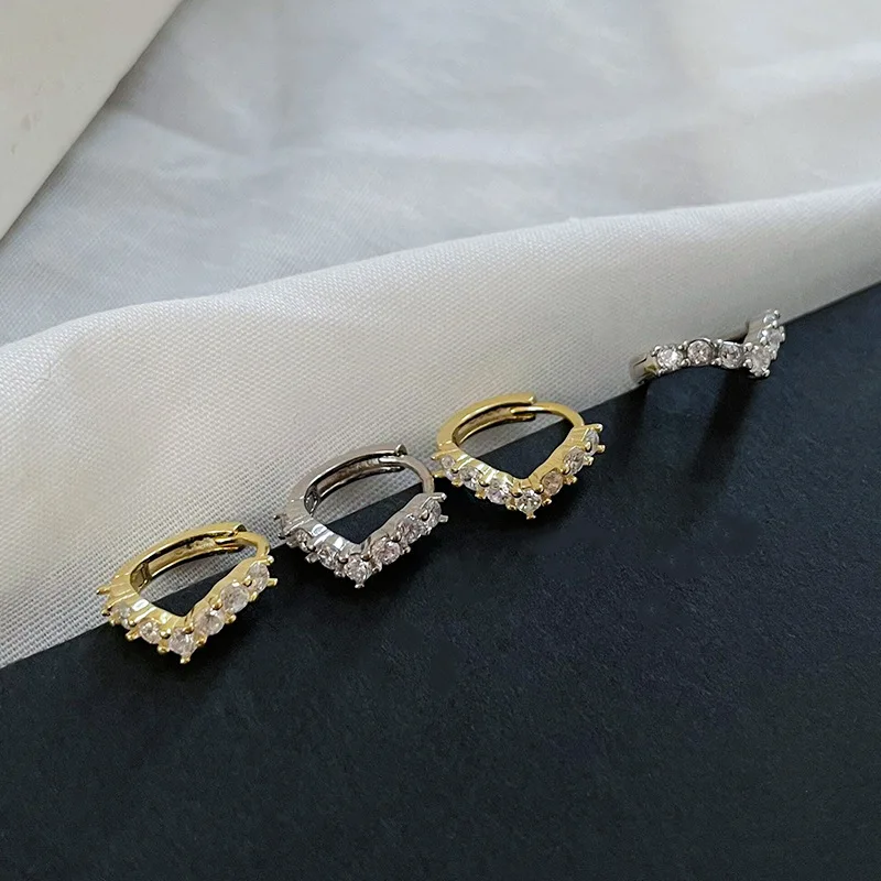 

Серьги женские из серебра 925 пробы с бриллиантами