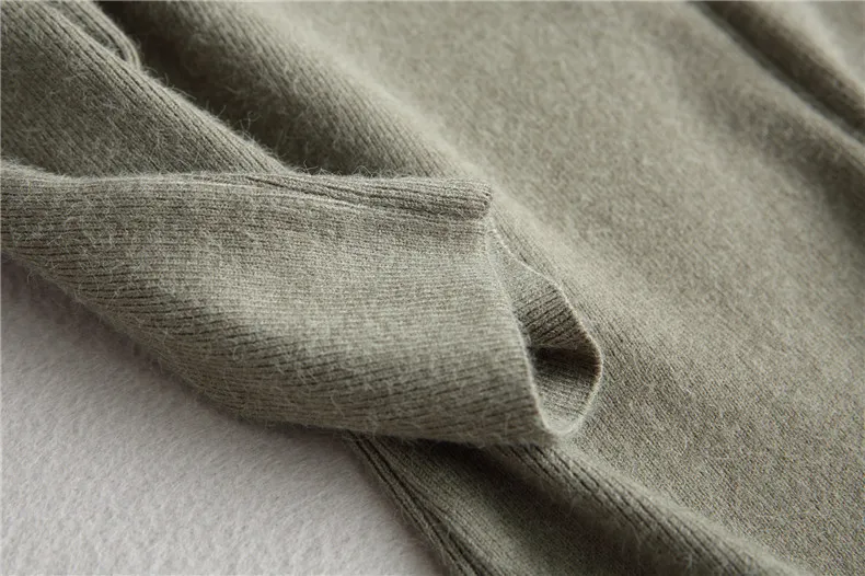 Женское трикотажное платье свитер с V образным вырезом однотонное эластичное