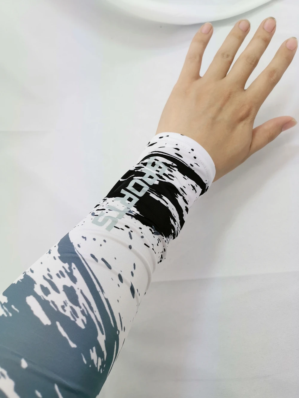 

Autumn and Winter Arm Women's Warm Long Knitted Sweater False Sleeve Open Finger Gloves Cold Half Gloves Work Fingerless 07MH160