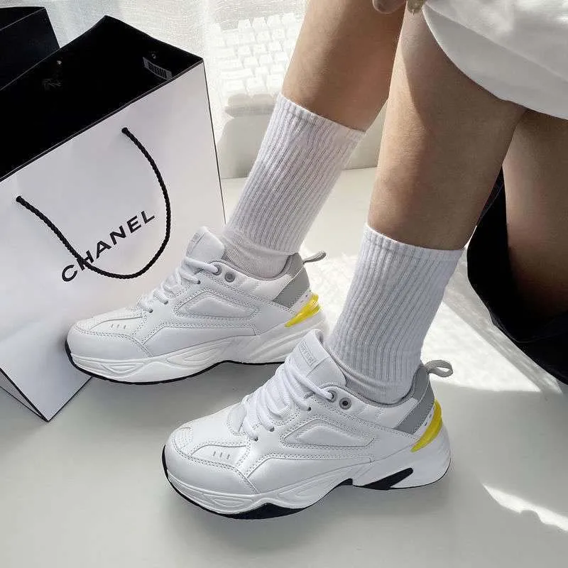 Женские кроссовки в гонконгском стиле весенние белые на толстой подошве