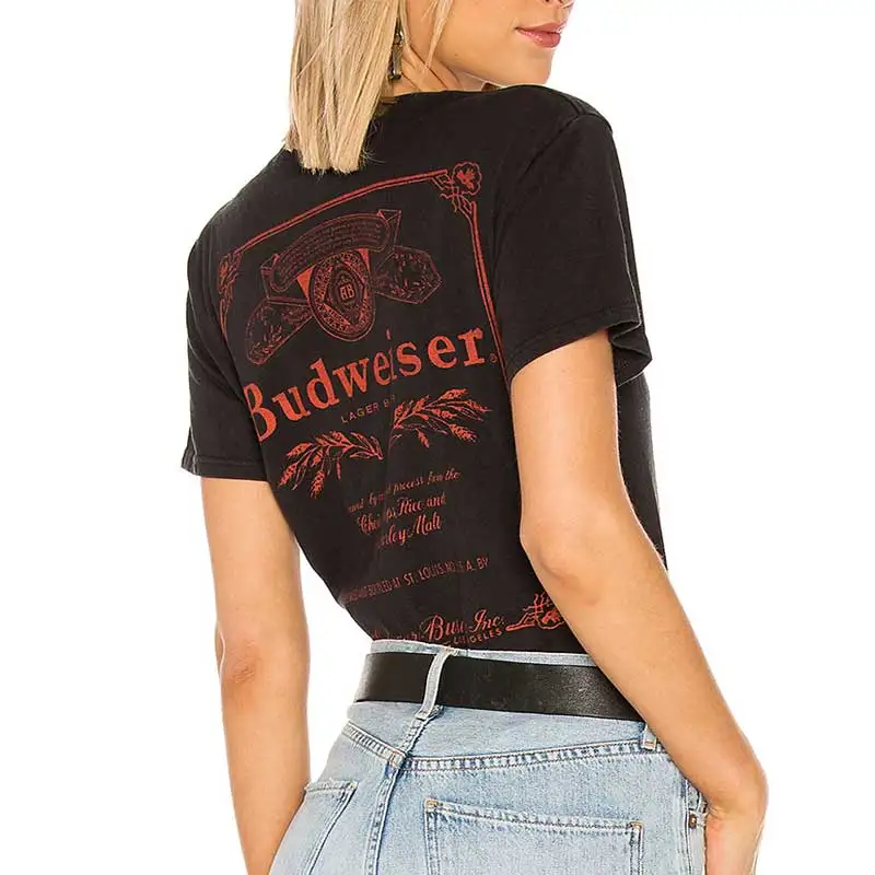 Футболка женская с коротким рукавом круглым вырезом и графическим принтом |